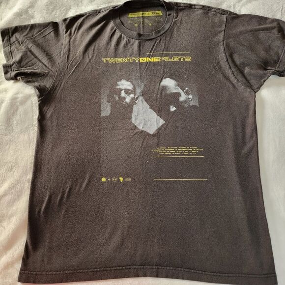 Twenty One Pilots Gray Tshirt With Graphics s Size XL - Picture 1 of 6